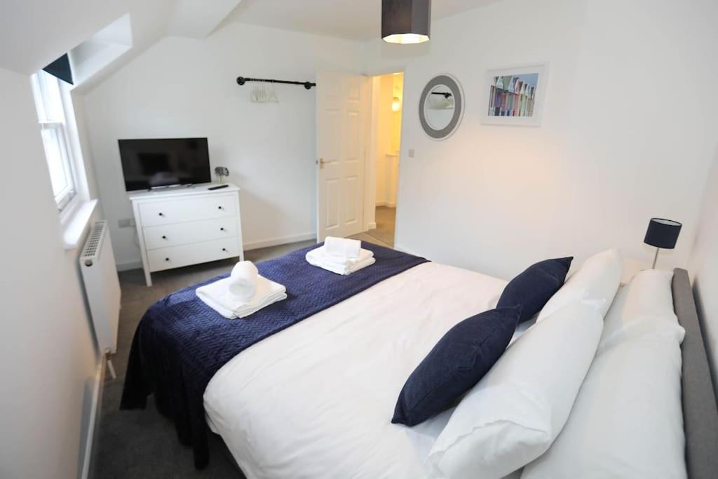 Exmouth - Apartment 1, Strand House - Modern 2 Bedroom Apartment, Perfect Location For Access To Beach & Town Centre - Sleeps 4 Guests - No Parking - Hosted By Rentmyhouse エクステリア 写真