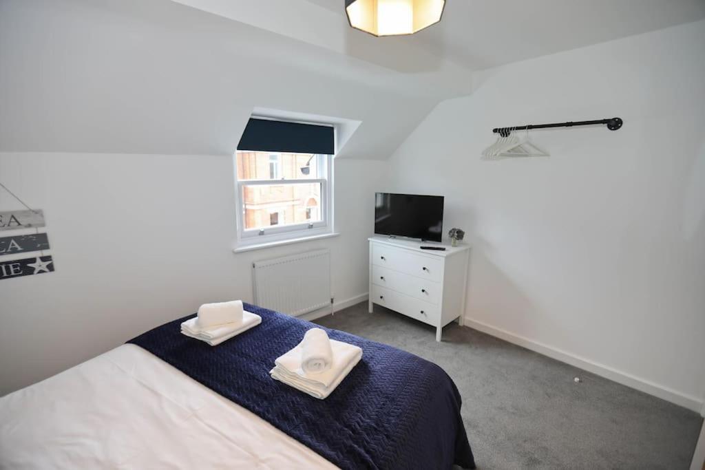 Exmouth - Apartment 1, Strand House - Modern 2 Bedroom Apartment, Perfect Location For Access To Beach & Town Centre - Sleeps 4 Guests - No Parking - Hosted By Rentmyhouse エクステリア 写真
