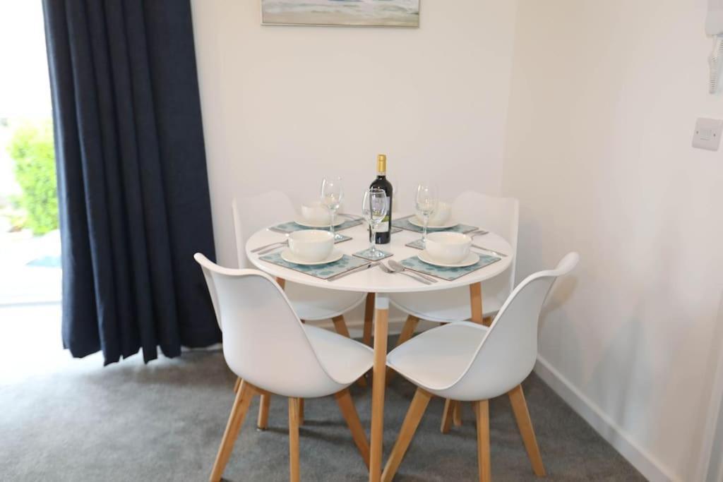 Exmouth - Apartment 1, Strand House - Modern 2 Bedroom Apartment, Perfect Location For Access To Beach & Town Centre - Sleeps 4 Guests - No Parking - Hosted By Rentmyhouse エクステリア 写真