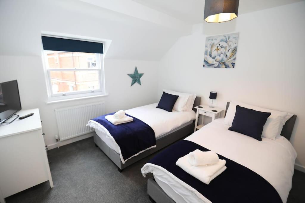 Exmouth - Apartment 1, Strand House - Modern 2 Bedroom Apartment, Perfect Location For Access To Beach & Town Centre - Sleeps 4 Guests - No Parking - Hosted By Rentmyhouse エクステリア 写真